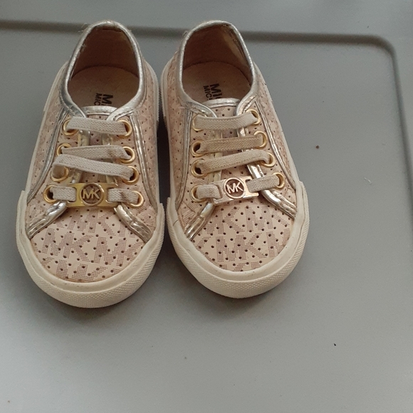 Shoes - Picture 1 of 3